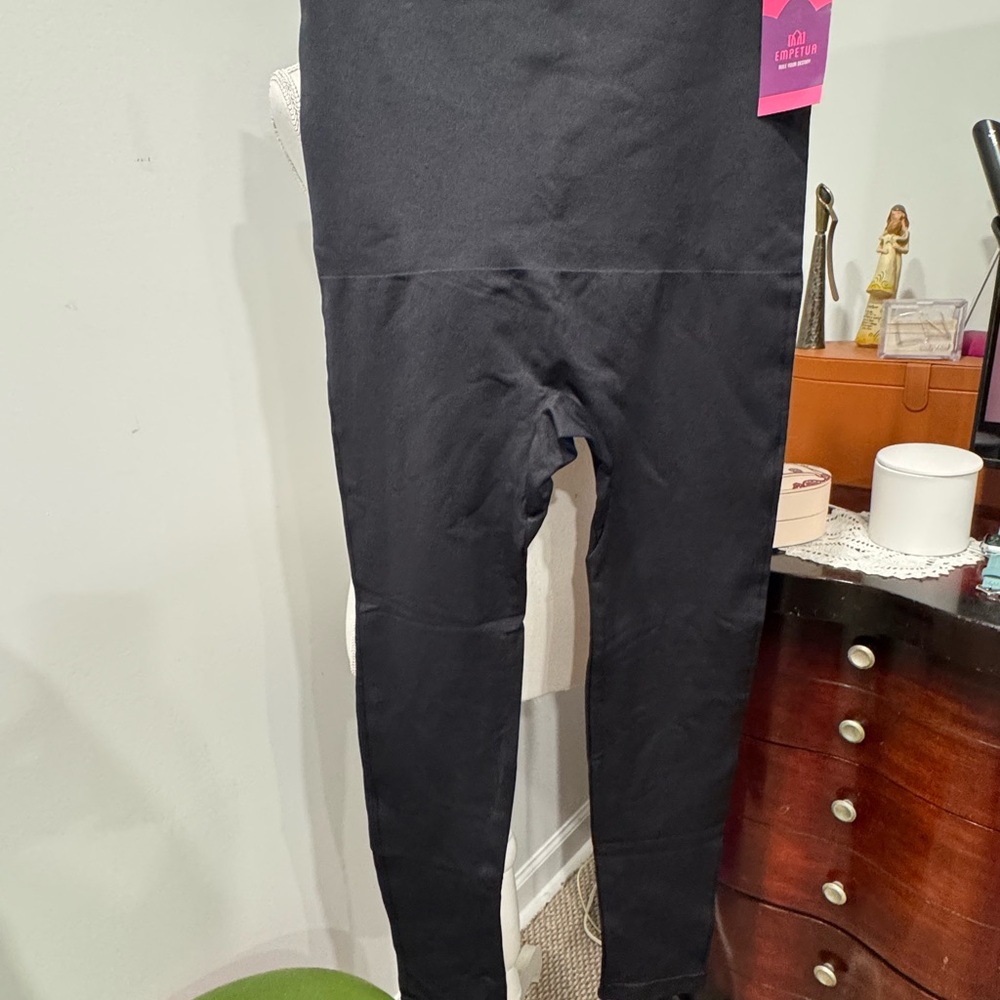 Empetua Women's Black High-Waisted Shaping Leggings - Picture 2 of 12